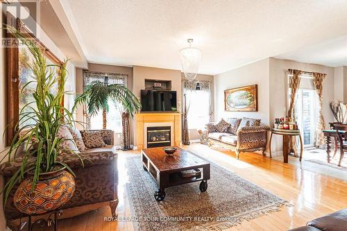 111 Deerwood Crescent, Richmond Hill (Oak Ridges), ON - Indoor Photo Showing Living Room With Fireplace