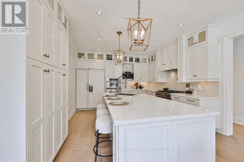 1502 Crescent Road, Mississauga, ON - Indoor Photo Showing Kitchen