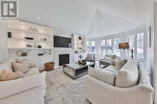 1502 Crescent Road, Mississauga, ON - Indoor Photo Showing Living Room With Fireplace