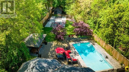 1502 Crescent Road, Mississauga, ON - Outdoor With In Ground Pool