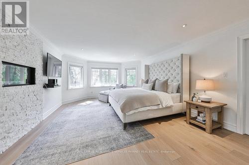 1502 Crescent Road, Mississauga, ON - Indoor Photo Showing Bedroom