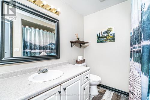 56 Elgin Street, Kawartha Lakes, ON - Indoor Photo Showing Bathroom