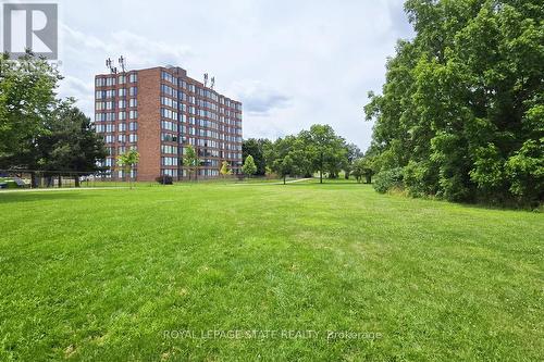 403 - 180 Limeridge Road W, Hamilton, ON - Outdoor