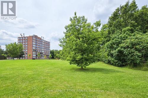 403 - 180 Limeridge Road W, Hamilton, ON - Outdoor