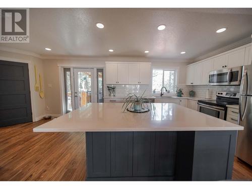 3312 Mount Royal  Drive, Cranbrook, BC - Indoor Photo Showing Kitchen