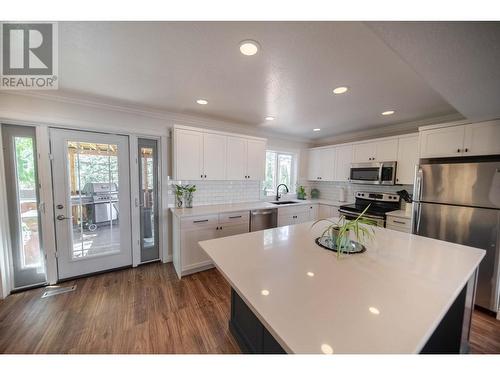 3312 Mount Royal  Drive, Cranbrook, BC - Indoor Photo Showing Kitchen