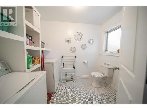 3312 Mount Royal  Drive, Cranbrook, BC - Indoor Photo Showing Laundry Room