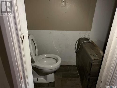 138 V Avenue S, Saskatoon, SK - Indoor Photo Showing Bathroom