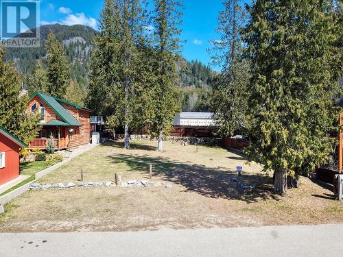 13518 Lakeshore Drive, Boswell, BC 