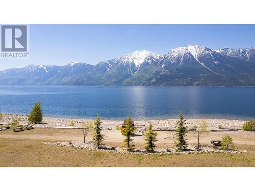 13518 Lakeshore Drive, Boswell, BC 