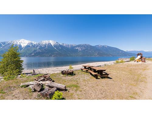 13518 Lakeshore Drive, Boswell, BC 