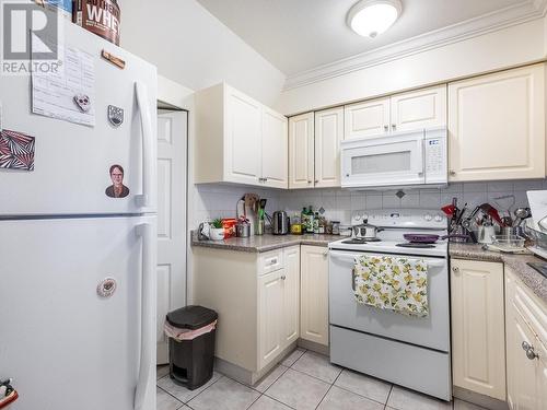 2484-2490 W 4Th Avenue, Vancouver, BC - Indoor Photo Showing Kitchen