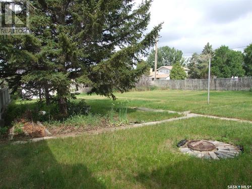 124 7Th Street W, Leader, SK - Outdoor