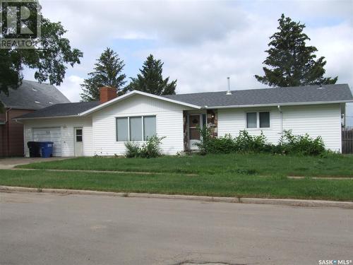 124 7Th Street W, Leader, SK - Outdoor