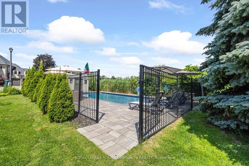 70 Simmons Street, Vaughan (Elder Mills), ON - Outdoor With In Ground Pool