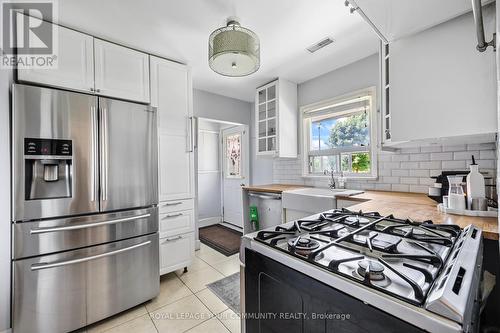 70 Simmons Street, Vaughan (Elder Mills), ON - Indoor Photo Showing Kitchen