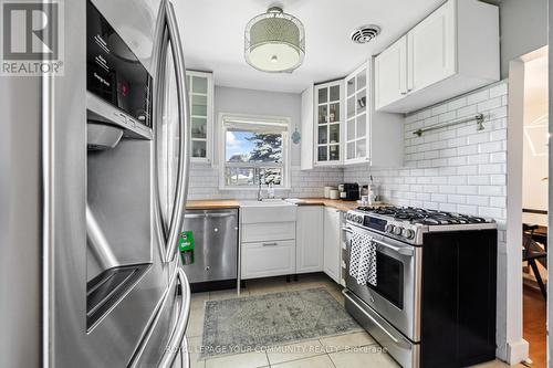 70 Simmons Street, Vaughan (Elder Mills), ON - Indoor Photo Showing Kitchen With Upgraded Kitchen