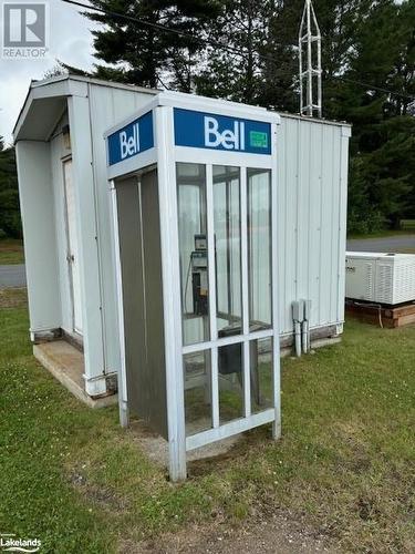 Public telephone at airport - Lot 70 25Th Line, Carnarvon, ON 