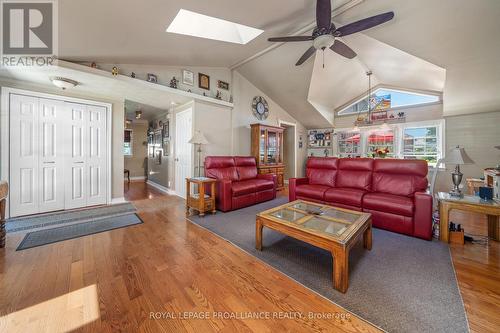 41 King Street, Prince Edward County (Picton), ON - Indoor Photo Showing Living Room