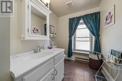 41 King Street, Prince Edward County (Picton), ON - Indoor Photo Showing Bathroom