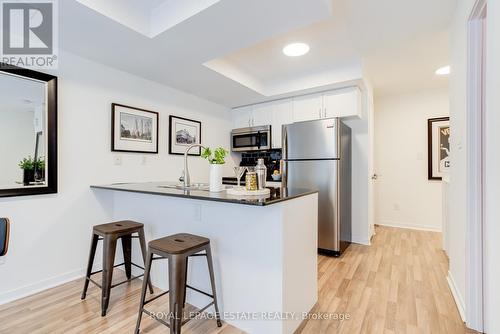 3 - 8 Florence Wyle Lane, Toronto, ON - Indoor Photo Showing Kitchen