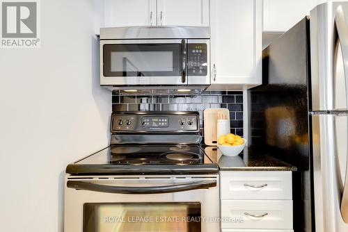 3 - 8 Florence Wyle Lane, Toronto, ON - Indoor Photo Showing Kitchen With Stainless Steel Kitchen