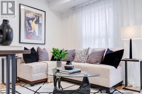 3 - 8 Florence Wyle Lane, Toronto, ON - Indoor Photo Showing Living Room