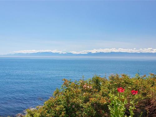 6-8177 West Coast Rd, Sooke, BC 