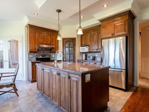 Cuisine - 3920 Rue De Lisbonne, Brossard, QC - Indoor Photo Showing Kitchen With Double Sink