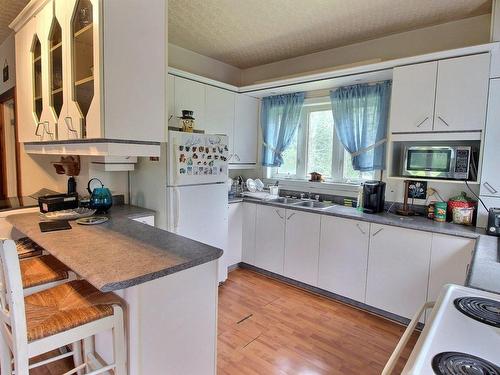 Cuisine - 1188 Ch. Pourvoiries, Rouyn-Noranda, QC - Indoor Photo Showing Kitchen With Double Sink