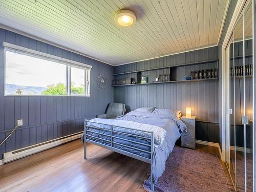 350 Greenstone Drive, Kamloops, BC - Indoor Photo Showing Bedroom