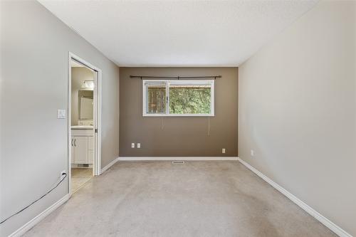 4019 Miller Road, Kelowna, BC - Indoor Photo Showing Other Room