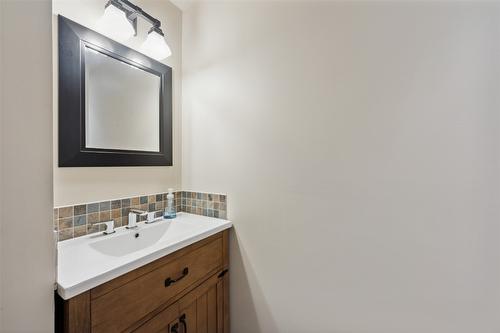 4019 Miller Road, Kelowna, BC - Indoor Photo Showing Bathroom