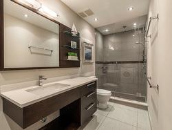 Ensuite bathroom - 