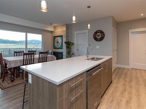 304-2500 Hackett Cres, Central Saanich, BC - Indoor