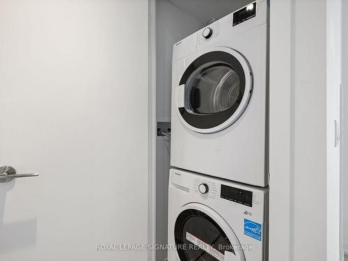 4607-55 Mercer St, Toronto, ON - Indoor Photo Showing Laundry Room