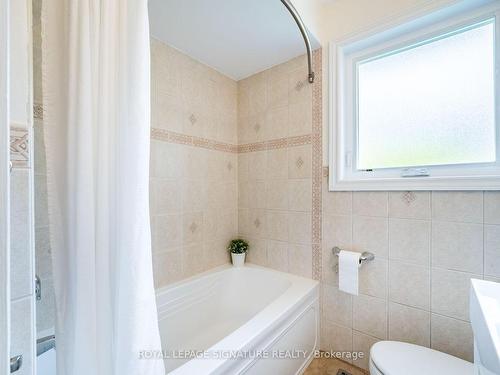 45 Brantwood Dr, Toronto, ON - Indoor Photo Showing Bathroom