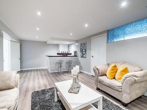 45 Brantwood Dr, Toronto, ON - Indoor Photo Showing Living Room