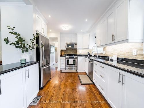 45 Brantwood Dr, Toronto, ON - Indoor Photo Showing Kitchen With Upgraded Kitchen