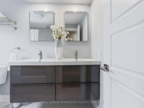 249 Catalina Dr, Toronto, ON - Indoor Photo Showing Bathroom