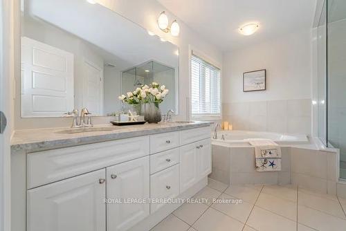 290 Wisteria Way, Oakville, ON - Indoor Photo Showing Bathroom