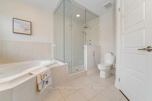 290 Wisteria Way, Oakville, ON - Indoor Photo Showing Bathroom