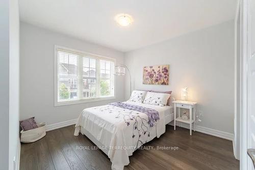 290 Wisteria Way, Oakville, ON - Indoor Photo Showing Bedroom