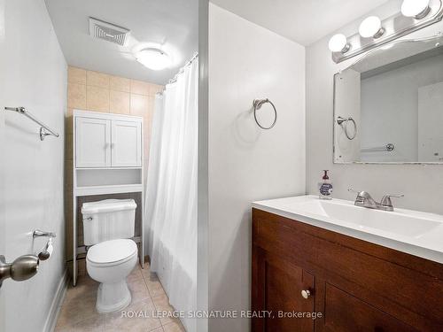 158 Calvington Dr, Toronto, ON - Indoor Photo Showing Bathroom