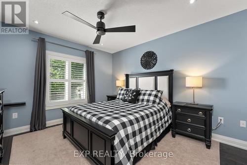 107 Gardiner Drive, Bradford West Gwillimbury (Bradford), ON - Indoor Photo Showing Bedroom