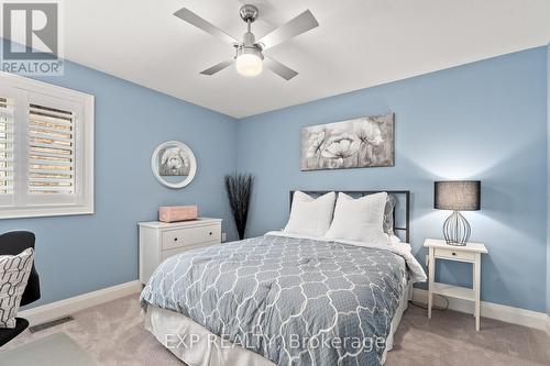 107 Gardiner Drive, Bradford West Gwillimbury (Bradford), ON - Indoor Photo Showing Bedroom