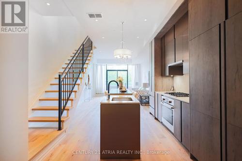 9 - 455 Dovercourt Road, Toronto, ON - Indoor Photo Showing Kitchen With Upgraded Kitchen