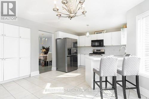 7 Lafayette Boulevard, Whitby (Williamsburg), ON - Indoor Photo Showing Kitchen