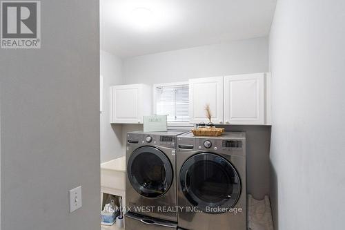 7 Lafayette Boulevard, Whitby (Williamsburg), ON - Indoor Photo Showing Laundry Room