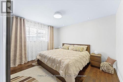 241 Derrydown Road, Toronto W05, ON - Indoor Photo Showing Bedroom